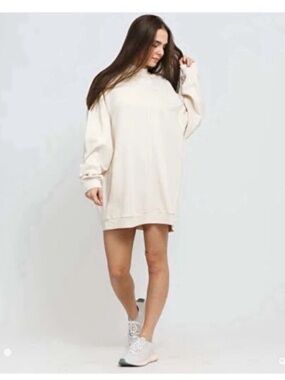 NWT Reebok Classic RBK Crew Dress